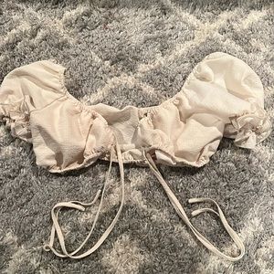 only worn once!! perfect for a halloween costume or even a night out!!!